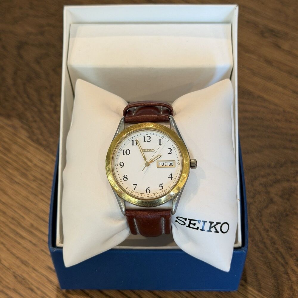 Vintage Seiko Mens Day Date Dress Watch 7N43-9070 Water Resistant Leather Band